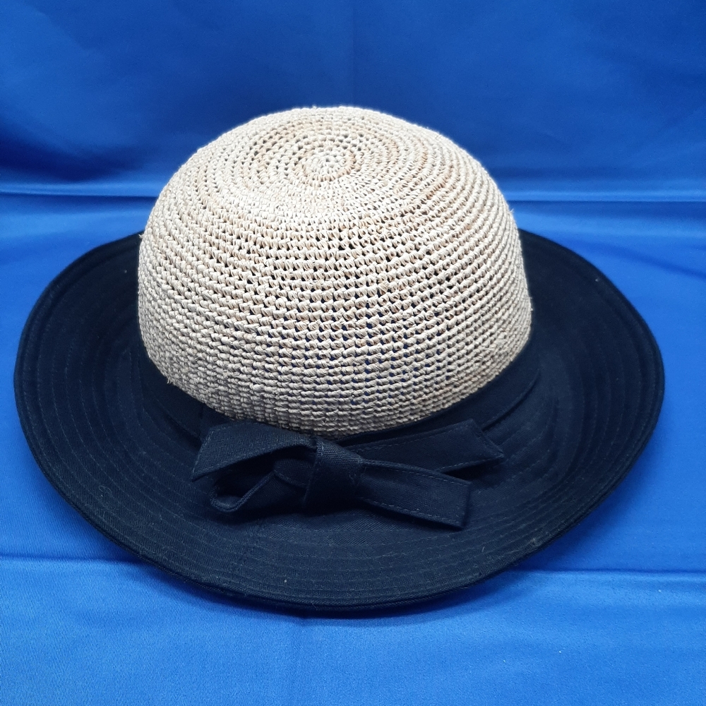 Helen KAMINSKI Gorgeous Hat 100%Raffia 100% Cotton Black  *RARE